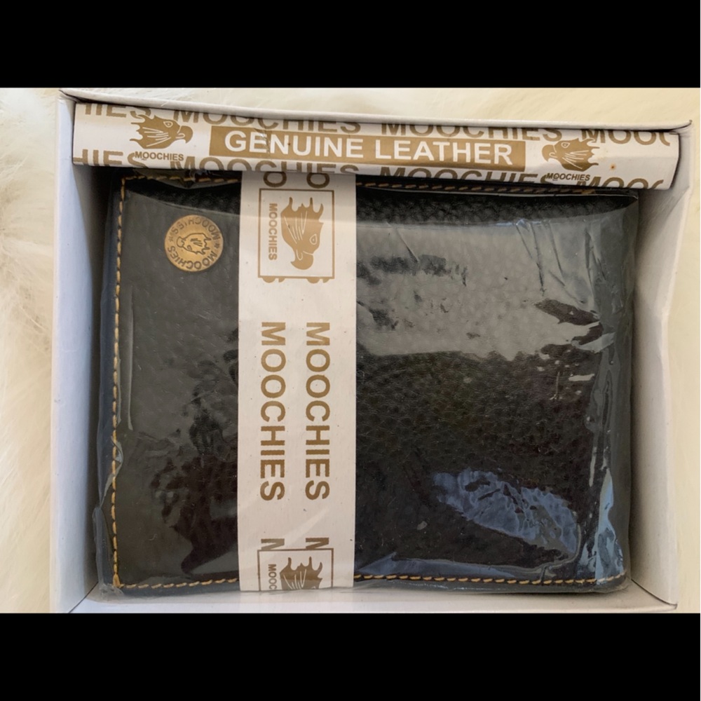 Moochies Genuine Leather Wallet Black NWT